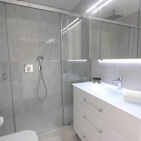 Luxury Monaco & Seaview 2bedrooms, Pool&parking #5 * Roquebrune-Cap-Martin